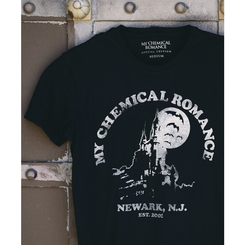 HAUNTED CASTLE DISTRESSED T-SHIRT